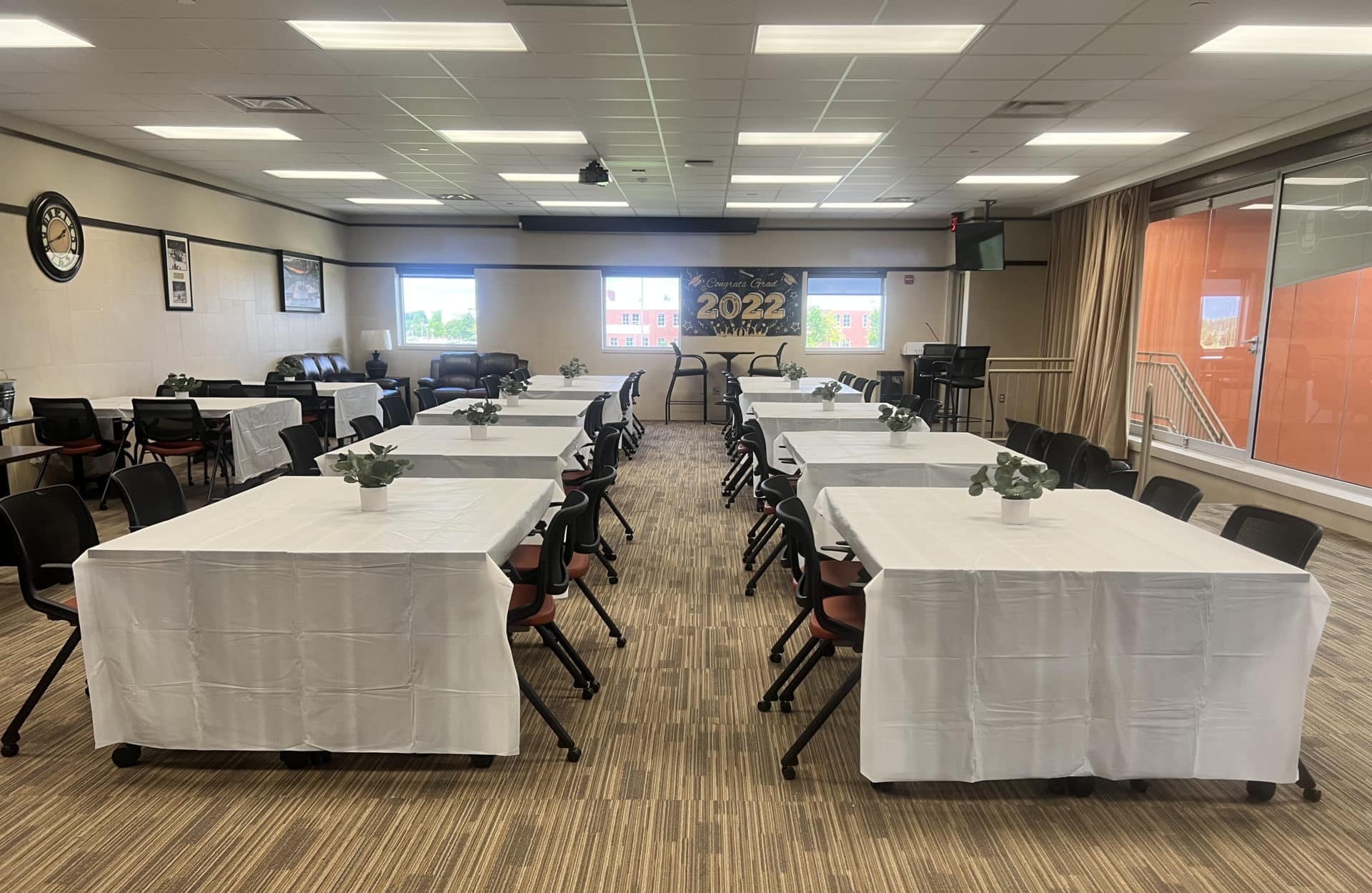 club room banquet seating