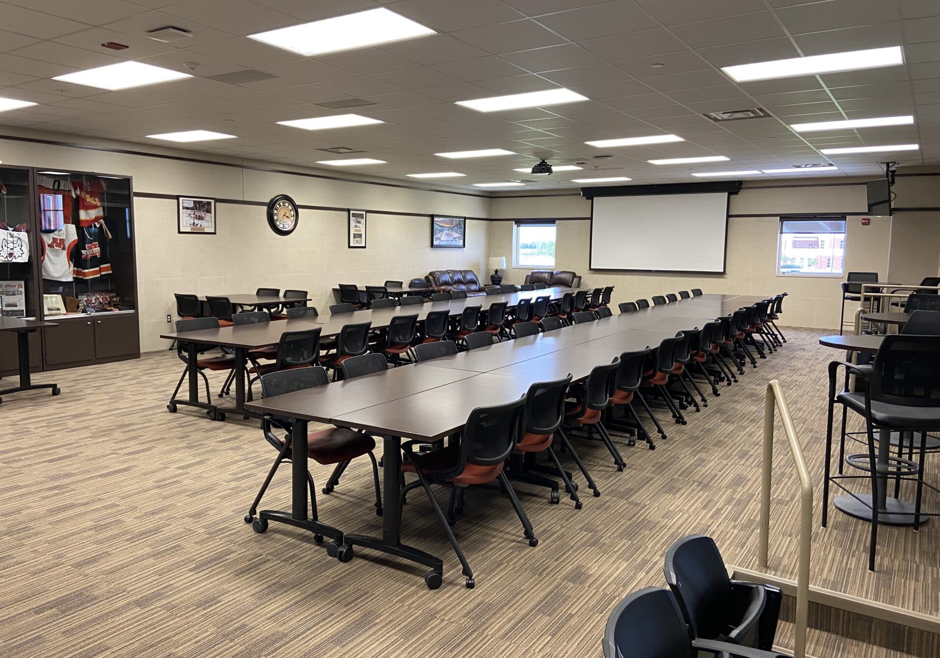 Club Room Two long tables